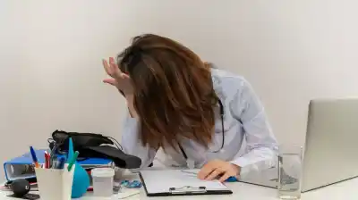 Su mente no para: el mecanismo oculto que activa la ansiedad sin que te des cuenta