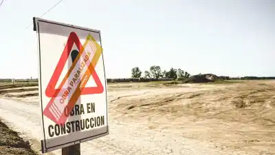 Adiós a los trámites eternos: la Provincia simplifica los permisos hídricos para loteos y promete un cambio radical