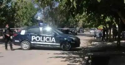 Un asalto en Maipú terminó con el auto de los ladrones volcado y uno con antecedentes por homicidio