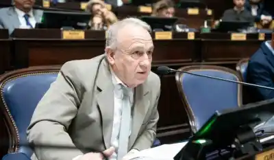 Proyecto en la Legislatura bonaerense: quieren prohibir que los funcionarios usen su imagen en publicidad oficial