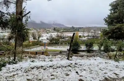 El frío polar no perdona: la postal que dejó la nieve en Tafí del Valle y sorprendió a todos