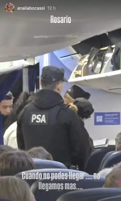 Una pareja fue detenida al bajar del avión: el motivo es insólito