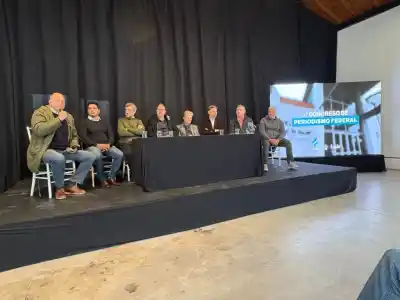Periodistas de todo el país se reunieron en Luján y lanzaron una advertencia directa al poder