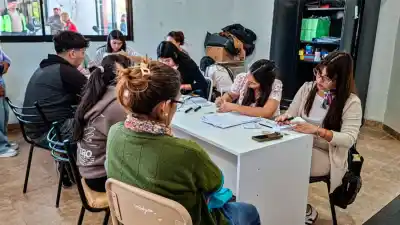 Entregan boletos gratuitos a estudiantes de Clodomira: el detalle del beneficio que alivia los bolsillos