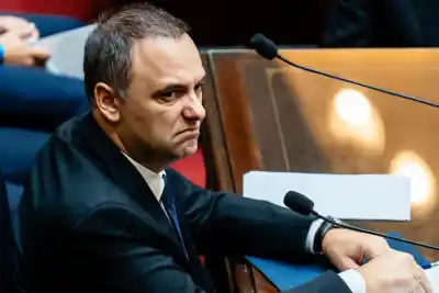 El insólito plan del peronismo para no mover un dedo contra Adorni: el silencio que incomoda al Gobierno