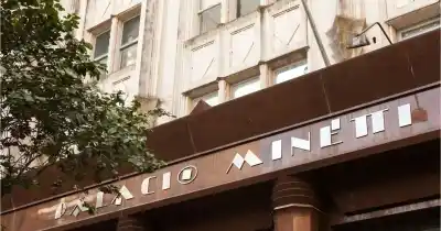 Quedaron atrapadas en un ascensor en pleno centro y el rescate fue de película