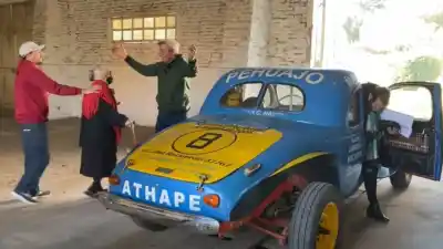 El histórico Ford de Jorge Farabollini volvió al galpón donde nació su leyenda y nadie pudo contener la emoción