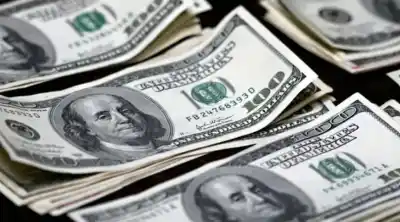 El dólar oficial sigue en caída libre y la brecha con el techo del BCRA se agranda como nunca en un año