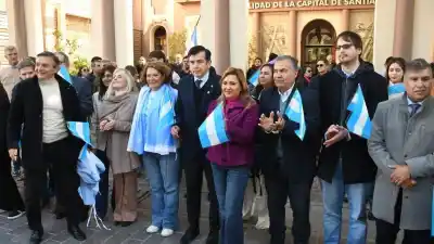 La intendente de la Capital se sumó a la marcha federal y su mensaje sobre la educación pública sorprendió a todos
