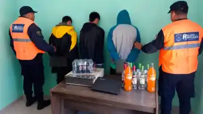 Robaron un local gastronómico en Forres y la policía encontró algo más que lo robado