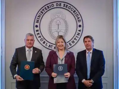 No cumple con sus hijos, no entra al fútbol: el nuevo filtro de Tribuna Segura