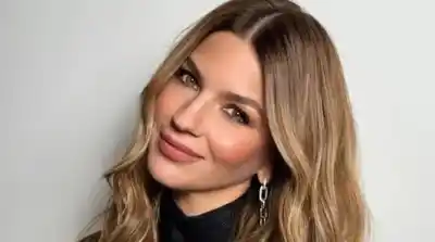 Marcela Kloosterboer sorprendió con un vestido negro que marcó cada curva: el detalle que lo hizo único