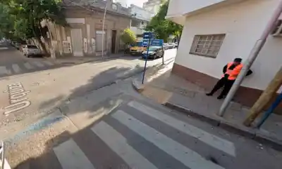 Obras en un colector cloacal: cortes y desvíos en una calle clave de la ciudad