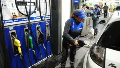 YPF anuncia un nuevo aumento de combustibles y promete congelarlos por 45 días