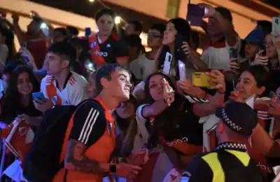La pasión desbordante de los hinchas de River en su visita a Tucumán