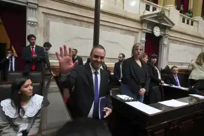 A horas de la sesión, la oposición se bajó: ¿qué pasó con la interpelación a Adorni?