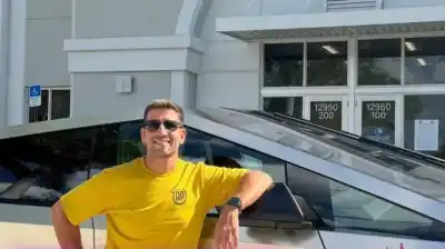 Llegó al Congreso con un Tesla Cybertruck y lo que pasó después no lo esperaba nadie