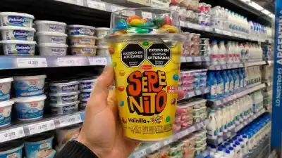 El truco de Danone para que los chicos sigan pidiendo Serenito (aunque tenga sellos negros)