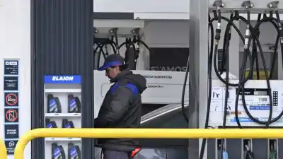 YPF aplicó un nuevo aumento en los combustibles: cuánto cuesta ahora cargar el tanque en Santiago del Estero