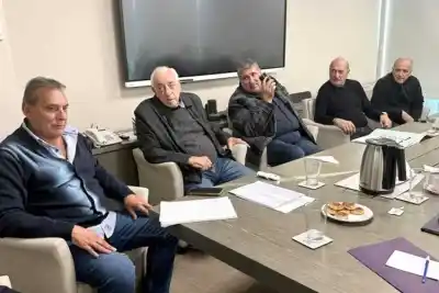 Conflicto en el transporte: la reunión clave que busca destrabar el caos en varias líneas de colectivos