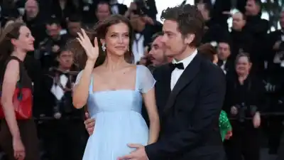 En la alfombra roja de Cannes: el gesto que delató el secreto de Dylan Sprouse y Barbara Palvin