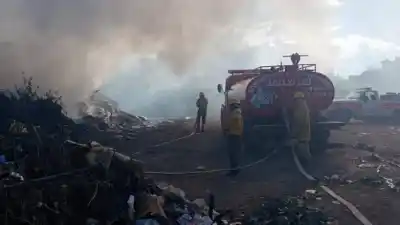 El basural del Barrio 14 ardió por horas y dejó a todos en vilo