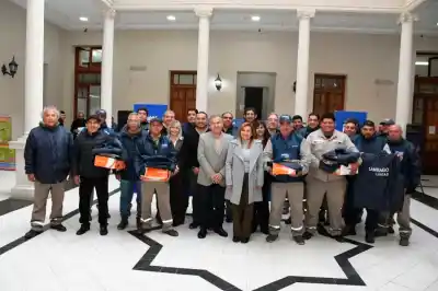 Entregaron 165 nuevos uniformes al personal de Electricidad: el detalle que pocos conocen