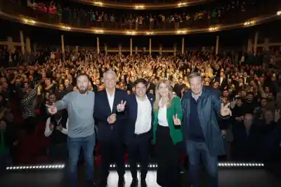 Tensión en La Plata: le cantaron “Cristina libre” a Kicillof y la respuesta no se hizo esperar