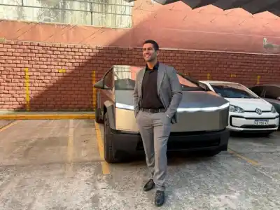 Dueño del Tesla Cybertruck que apareció en el Congreso reveló cuánto pagó y cómo lo importó