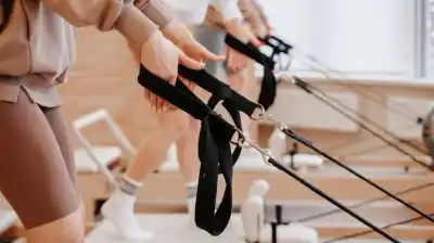 No es solo estirar: lo que el pilates le hace al cuerpo después de los 60 que pocos saben