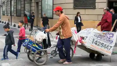 ¿Alcanza para vivir? La cifra que una familia necesitó en abril para no ser pobre