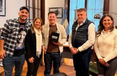Nahuel Pennisi y el nieto de Mercedes Sosa se reunieron con las autoridades del Ente Tucumán Turismo por un proyecto que une música y memoria