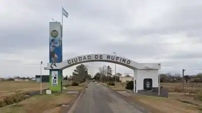 Mató a su papá a puñaladas, lo ató a la camioneta y lo arrastró hasta una zanja: la falsa denuncia que lo delató