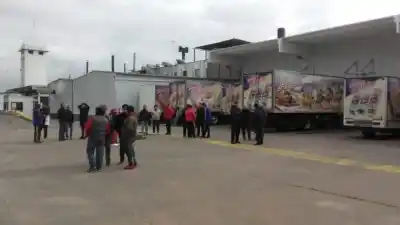 Crisis en Alijor: denuncian salarios impagos y temen despidos encubiertos en la planta de Garín
