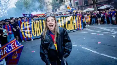 Una periodista argentina fue agredida en la previa del clásico y su reacción se volvió viral