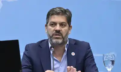 Carlos Bianco salió a aclarar el futuro político de Axel Kicillof