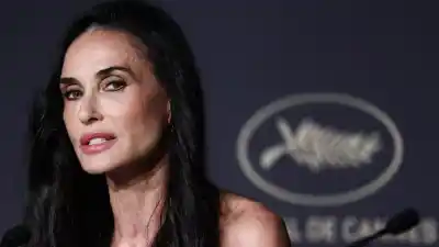 Demi Moore en Cannes: un detalle en sus looks que encendió las alarmas