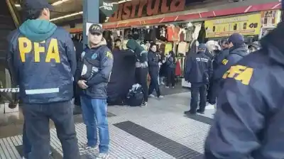 Cercaron una galería en Constitución y el control biométrico dejó helados a todos