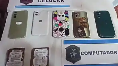 Tenía fotos de sus alumnos en el celular y lo que descubrieron en su casa te va a helar la sangre