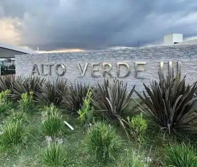 Se ocultó en un country de Yerba Buena, se tiñó el pelo y tapó sus tatuajes, pero la atraparon
