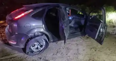 Tres jóvenes detenidos tras persecución: lo que encontraron en el auto robado