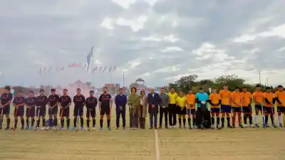 Inauguraron una nueva cancha de hockey en Las Termas y el homenaje que emocionó a todos