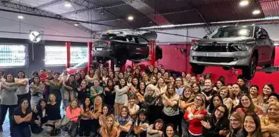 El secreto detrás de la licencia de conducir que está transformando la vida de miles de mujeres