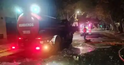 Incendio en Guaymallén: explosiones y pérdidas totales en una distribuidora