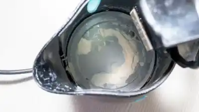 El peligro oculto dentro de tu pava eléctrica que pocos conocen