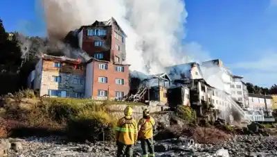 Un descuido en Bariloche: lo que quedó del hotel Huemul tras el incendio