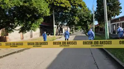 Recibió un disparo en la cabeza al intentar socorrer a la víctima
