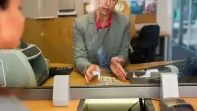 El dato que revela el fin de una era en los bancos y el imparable avance de las fintech