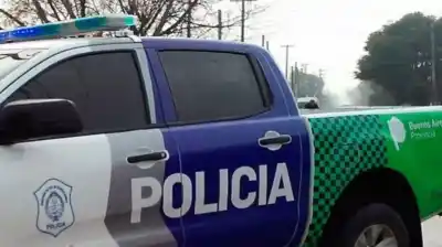 Tres delincuentes entraron a una casa de jubilados y lo que hicieron antes de huir dejó a la policía sin pistas