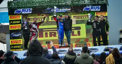 Lluvia, choques y pasión: el Nuevo Car Show vivió su gran carrera del año en San Nicolás